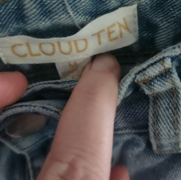 Cloud Ten Distressed Jeans Size Medium - Picture 3 of 5